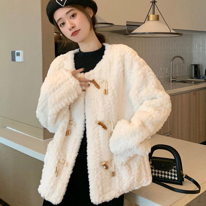 White faux lamb wool coat for women with long sleeves