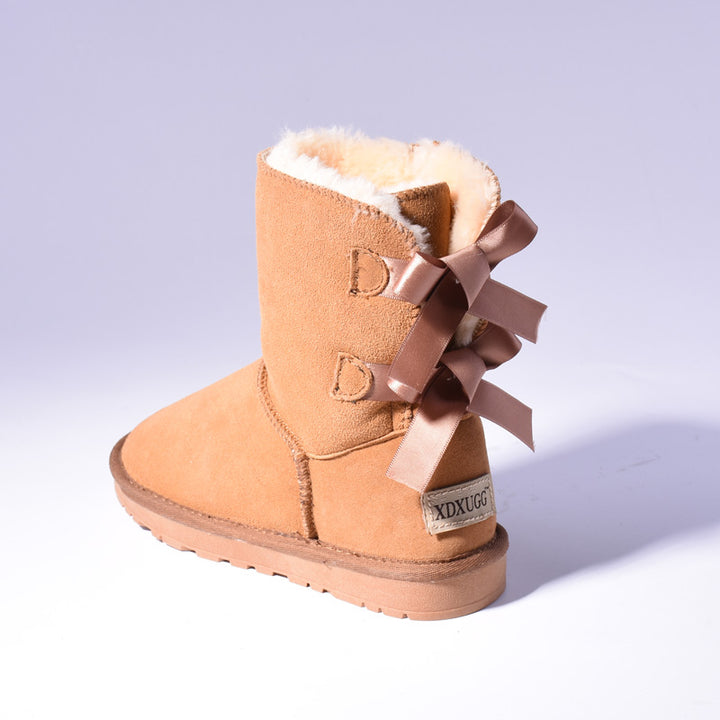 Women's mid-calf snow boots with fur lining and bow detail