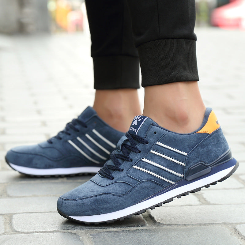 Men's gray low-top casual sneakers with rubber sole