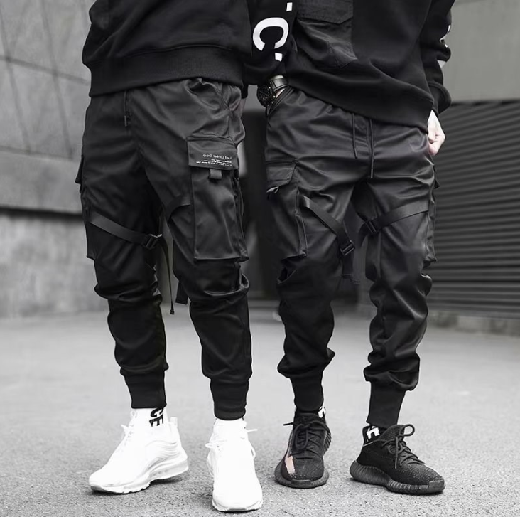 Men's black cargo joggers with ribbed cuffs