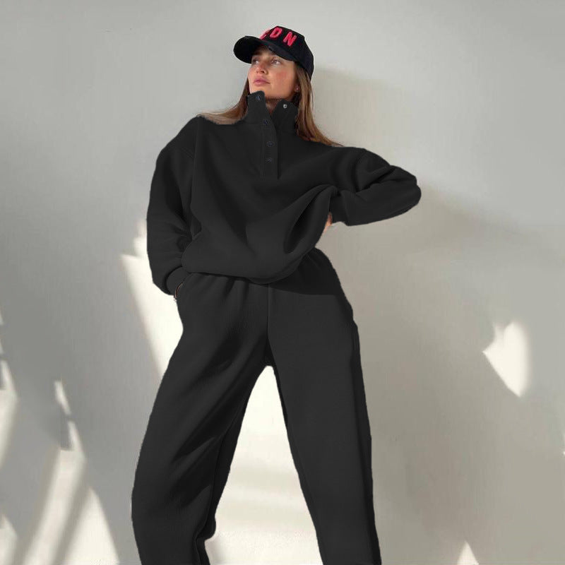 Woman wearing oversized snap collar pullover and sweatpants set – Detail view 15
