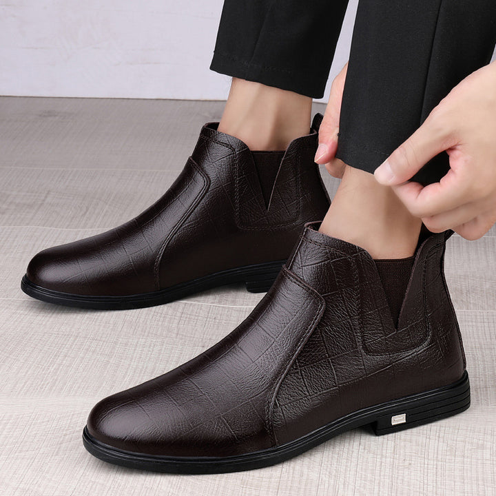 Men's black leather boots with round toe