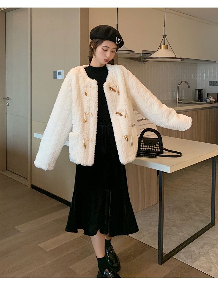 White faux lamb wool coat for women with long sleeves