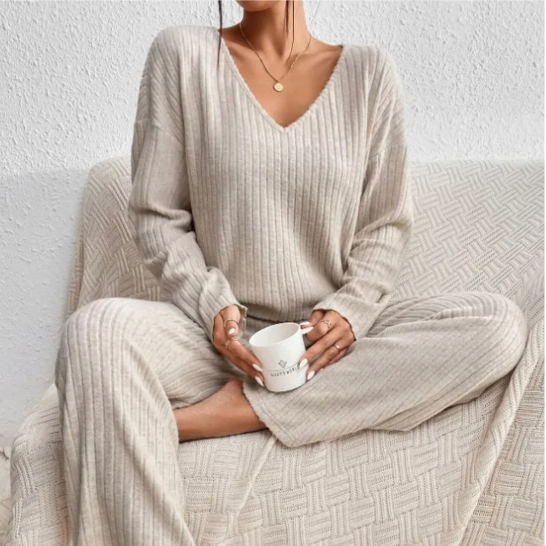 Suri | Ribbed knit lounge set for women