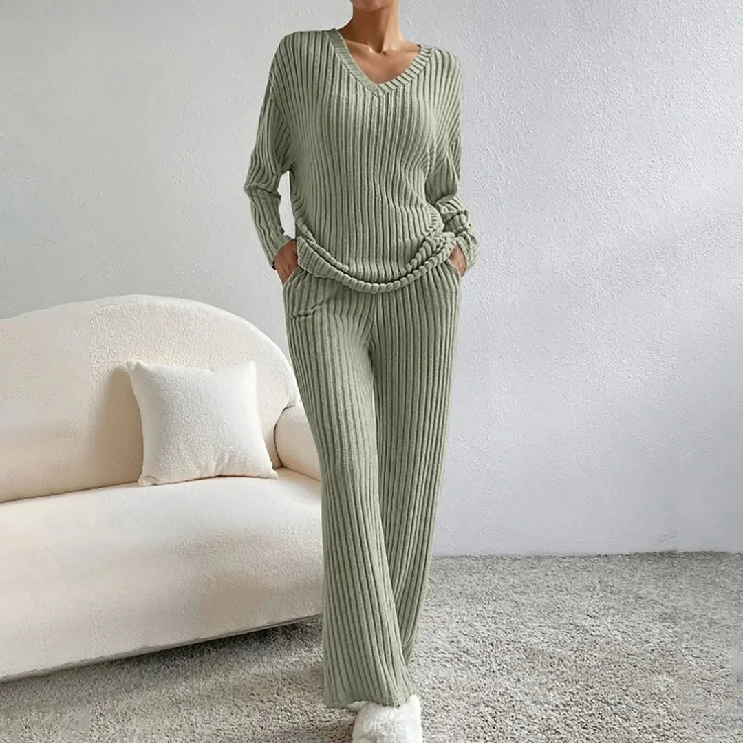 Suri | Ribbed knit lounge set for women