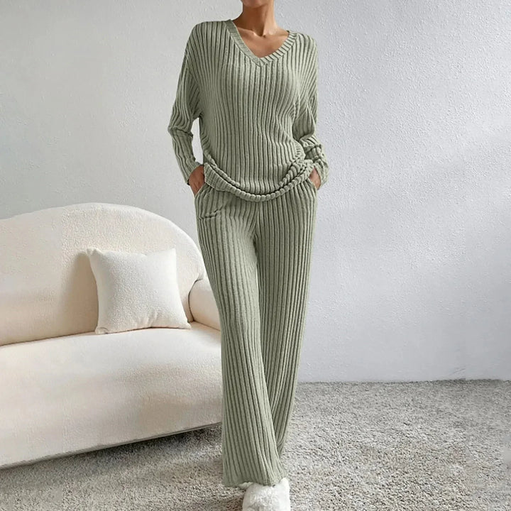 Suri | Ribbed knit lounge set for women