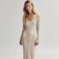 Mila | Robe en maille à col V et manches longues