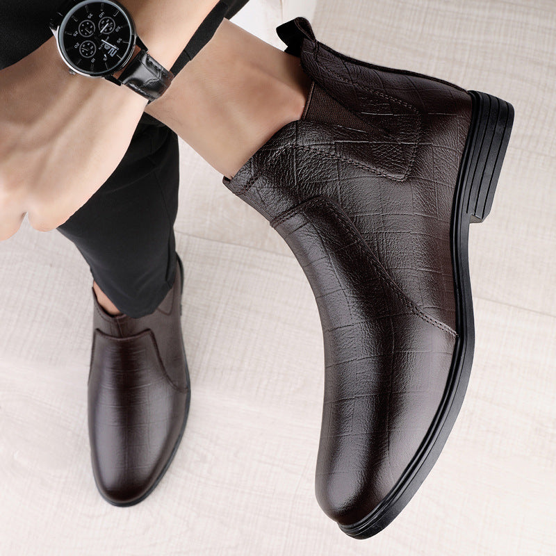 Men's black leather boots with round toe