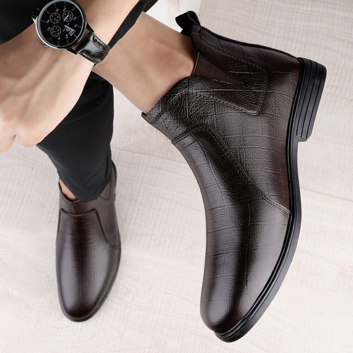 Men's black leather boots with round toe