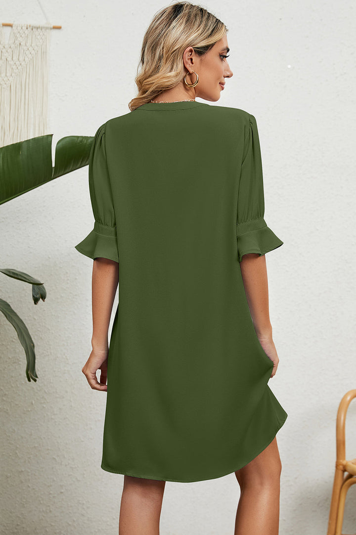 Madeline | Casual V-Neck Shift Dress