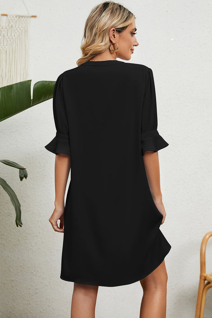 Madeline | Casual V-Neck Shift Dress