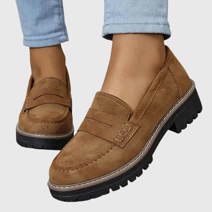Anya | Timeless suede loafers