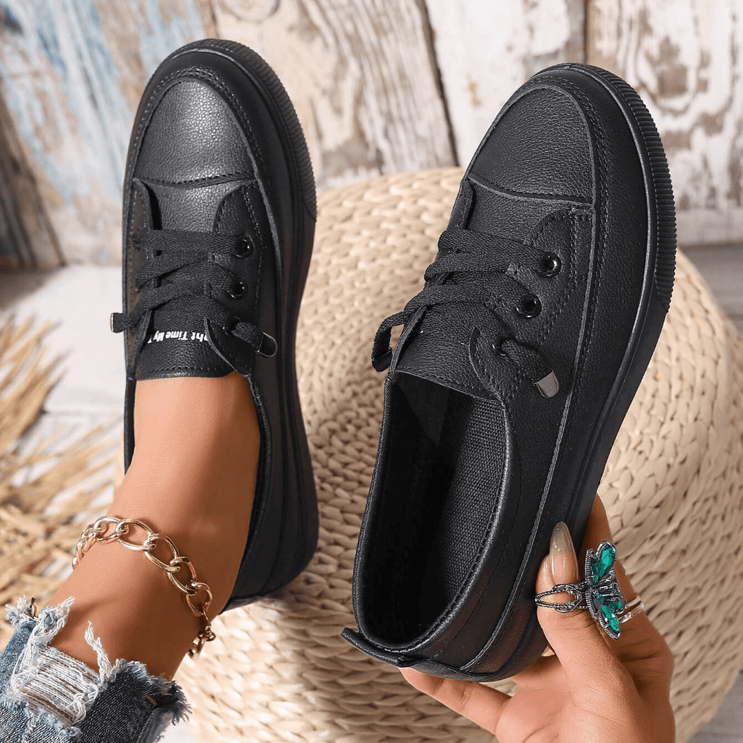 Anouk | Orthopedic laced shoes for women