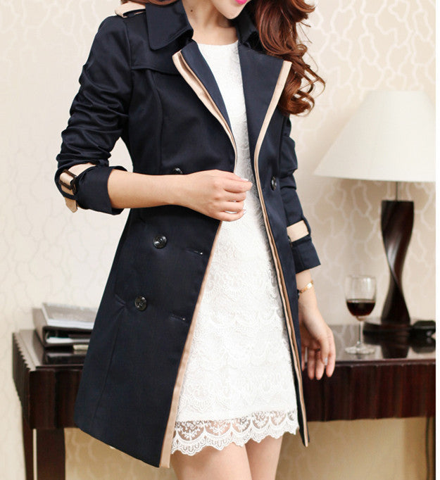 Women's long trench coat in black with long sleeves